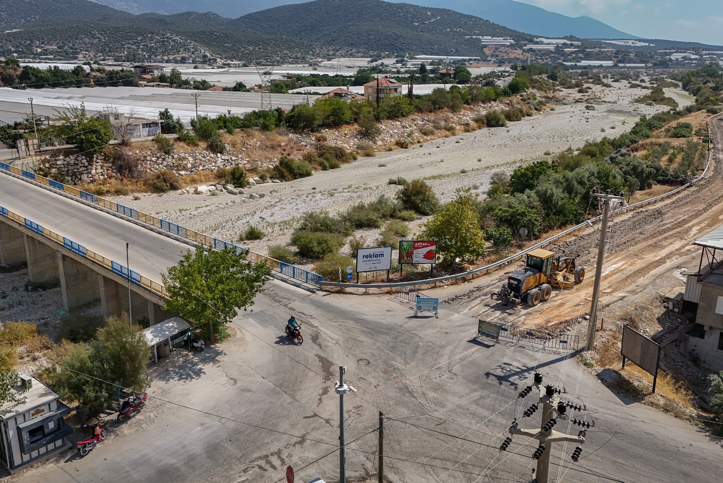 Demre’mizde Yol Çalışmalarına Başladık.