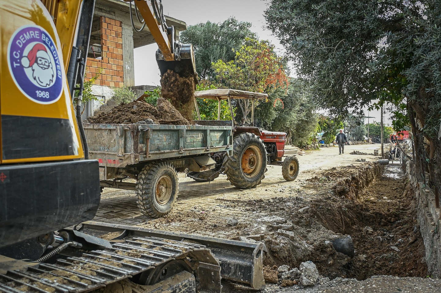 Güvercinlik Mevkii Yağmur Suyu Tahliye Kanalı Yapımı Başladı